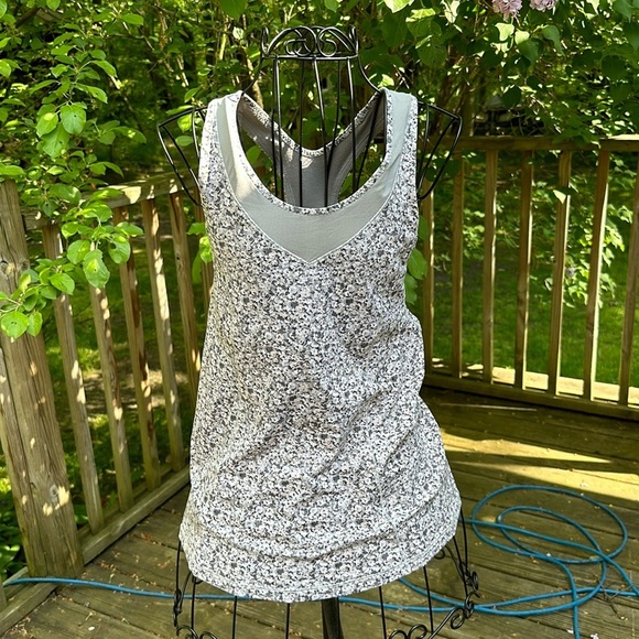 lululemon athletica Tops - Lululemon Gray Silver Turbo Tank Top Floral Racerback Ruched fitted​​